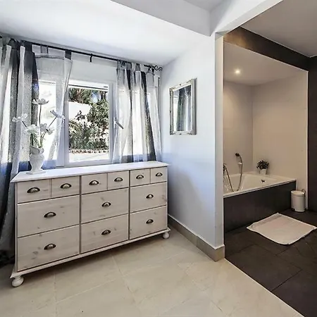 Villa Andrago By Aguilarent