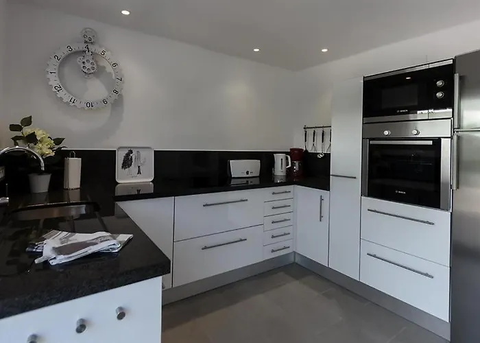 Andrago By Aguilarent *