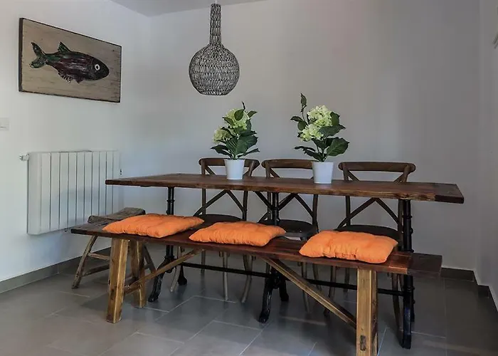 Andrago By Aguilarent Villa *